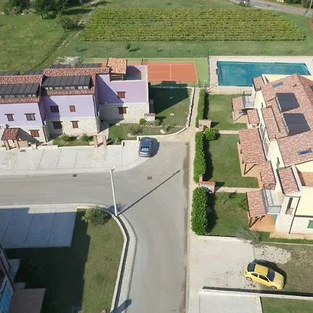 Pensión App. Ghedda With Common Pool
