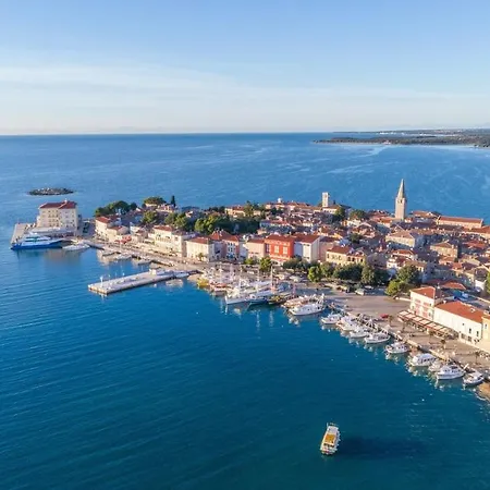 App. Ghedda With Common Pool Pensión Poreč